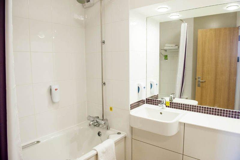 Premier Inn Haydock Park/M6 J23 وارينغتون المظهر الخارجي الصورة