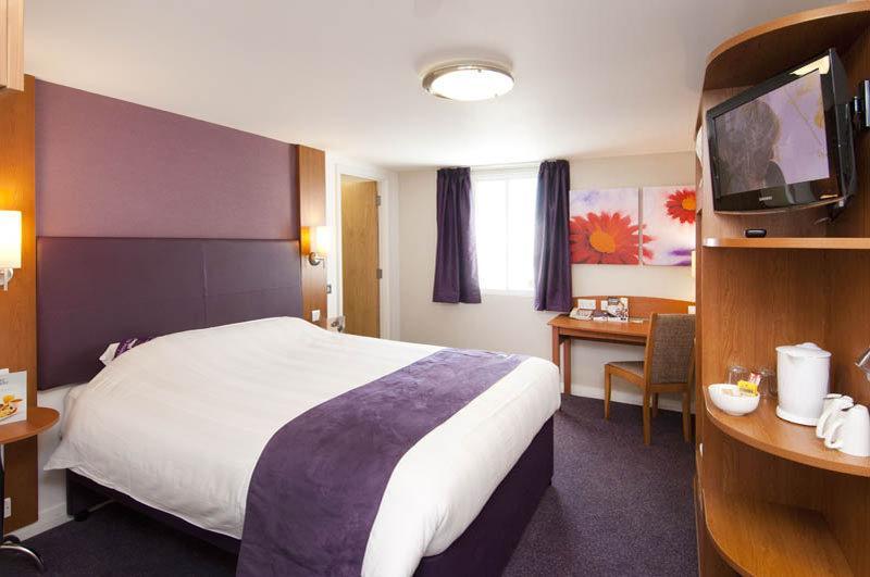 Premier Inn Haydock Park/M6 J23 وارينغتون المظهر الخارجي الصورة