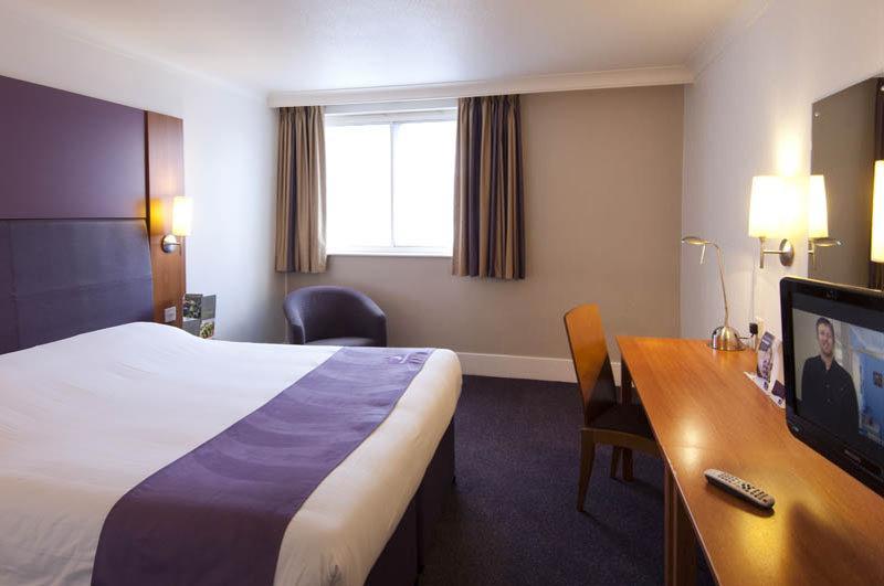 Premier Inn Haydock Park/M6 J23 وارينغتون المظهر الخارجي الصورة