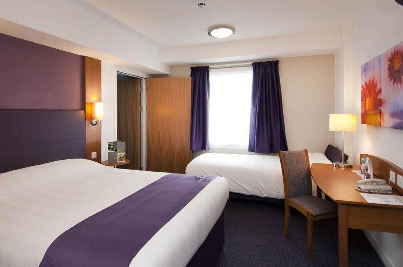 Premier Inn Haydock Park/M6 J23 وارينغتون المظهر الخارجي الصورة